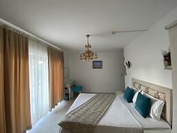 Alacati Sardunya Hotel