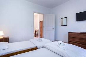 Frida Apartments by Checkin