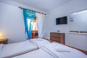 Frida Apartments by Checkin