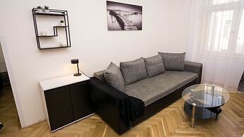 Black & White Apartment by Wenceslas Sq.