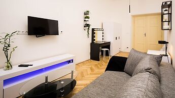 Black & White Apartment by Wenceslas Sq.