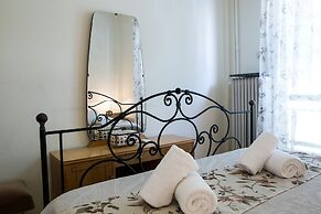 Best House Larisis Metro Athens