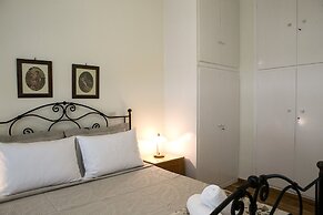 Best House Larisis Metro Athens