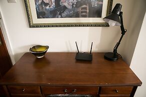 Best House Larisis Metro Athens