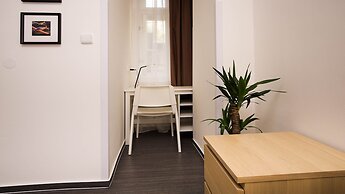 Flying Bed Apartment close to Castle