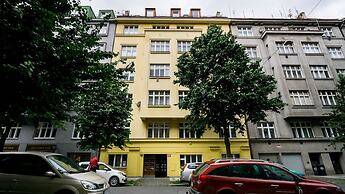 Flying Bed Apartment close to Castle