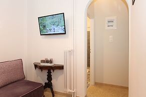 Your address in Koukaki