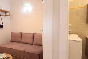 Your address in Koukaki