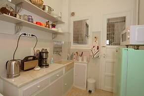 Your address in Koukaki