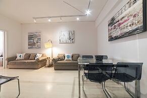 L' apartment blanc dans le centre de Glyfada