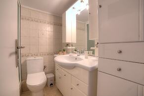 L' apartment blanc dans le centre de Glyfada