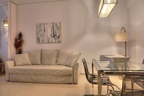 L' apartment blanc dans le centre de Glyfada