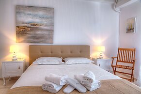 L' apartment blanc dans le centre de Glyfada