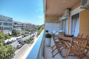 L' apartment blanc dans le centre de Glyfada