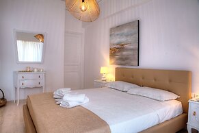 L' apartment blanc dans le centre de Glyfada