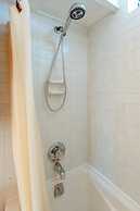 Lewers Street - Suite 401