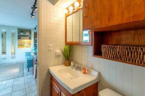 Lewers Street - Suite 401