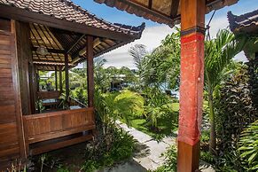 D'Muncuk Huts Lembongan