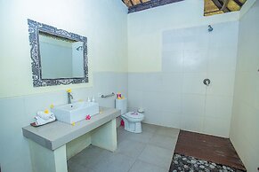 D'Muncuk Huts Lembongan