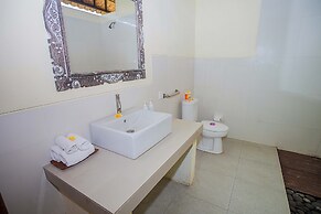 D'Muncuk Huts Lembongan