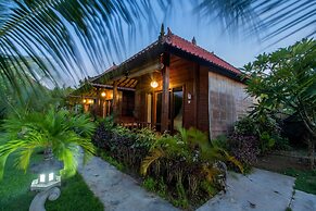 D'Muncuk Huts Lembongan