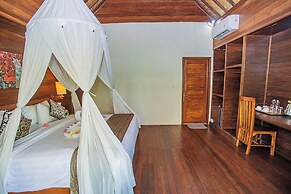 D'Muncuk Huts Lembongan