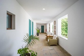 The Oyster Bay Hotel Suites