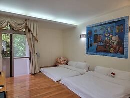 Lohas Gallery Long Stay Hostel