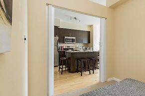 Executive Condo in the Heart of Downtown