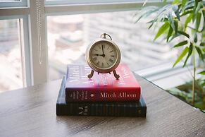 Executive Condo in the Heart of Downtown