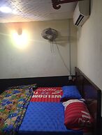 Roppongi Bar and Lodge