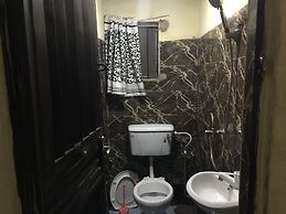 Roppongi Bar and Lodge