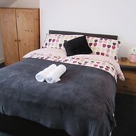 Spacious Flat Fenham