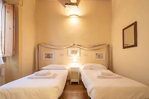 Romantic Pitti by Mmega