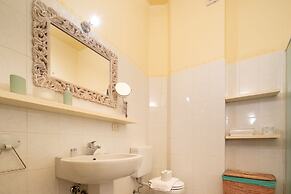 Romantic Pitti by Mmega