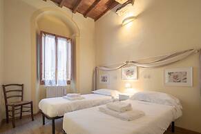 Romantic Pitti by Mmega