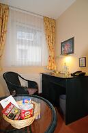 City Hotel