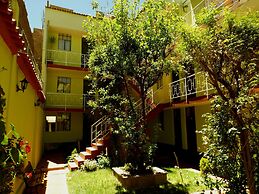 El Manzano Hostel