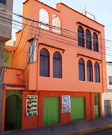 El Manzano Hostel