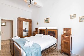 Le Grazie Apartments in Superb Location