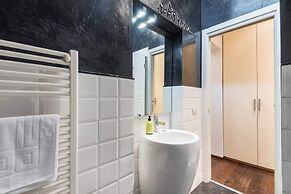 Art Gallery Apartment in Florence