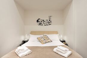 Art Gallery Apartment in Florence