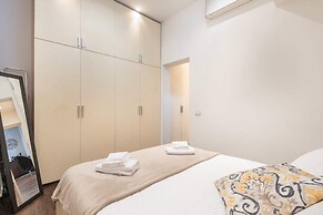 Art Gallery Apartment in Florence