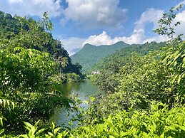 Ba Be Lakeside Bungalow