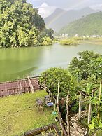 Ba Be Lakeside Bungalow