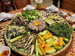 Ba Be Lakeside Bungalow