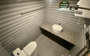 Ba Be Lakeside Bungalow