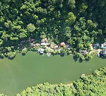 Ba Be Lakeside Bungalow