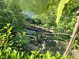 Ba Be Lakeside Bungalow