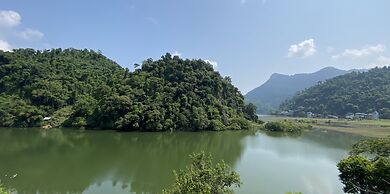 Ba Be Lakeside Bungalow